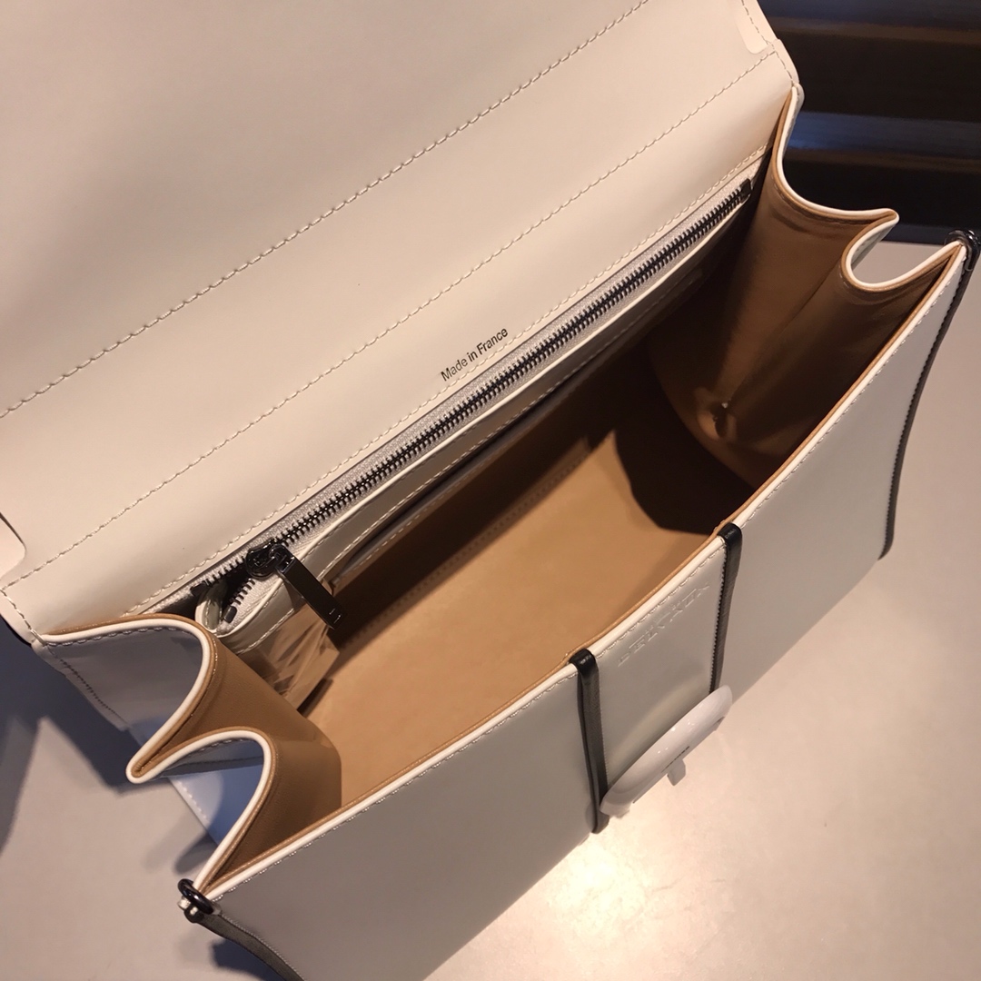 델보 브리앙 복스 토트백 미듐